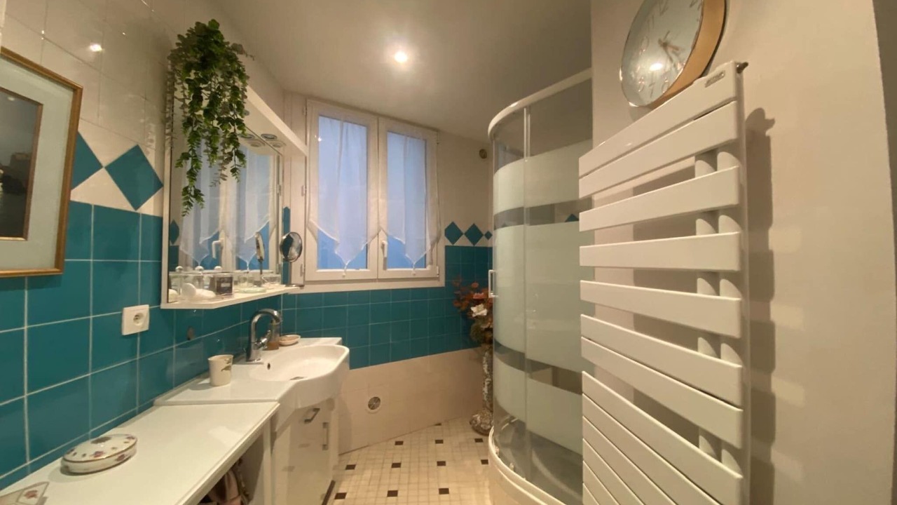 Photo of Bathroom in Gares