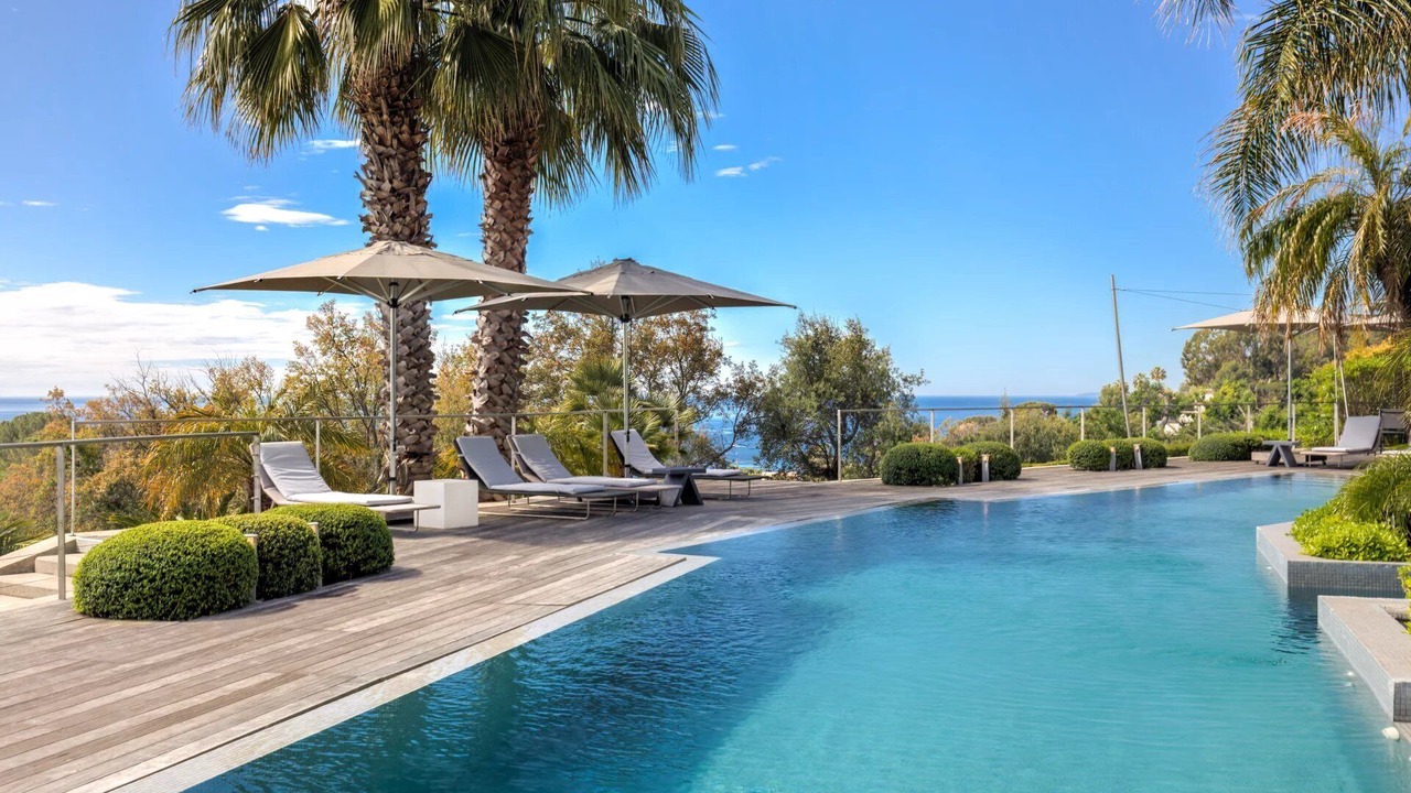 Photo of Outdoor in California - Pezou