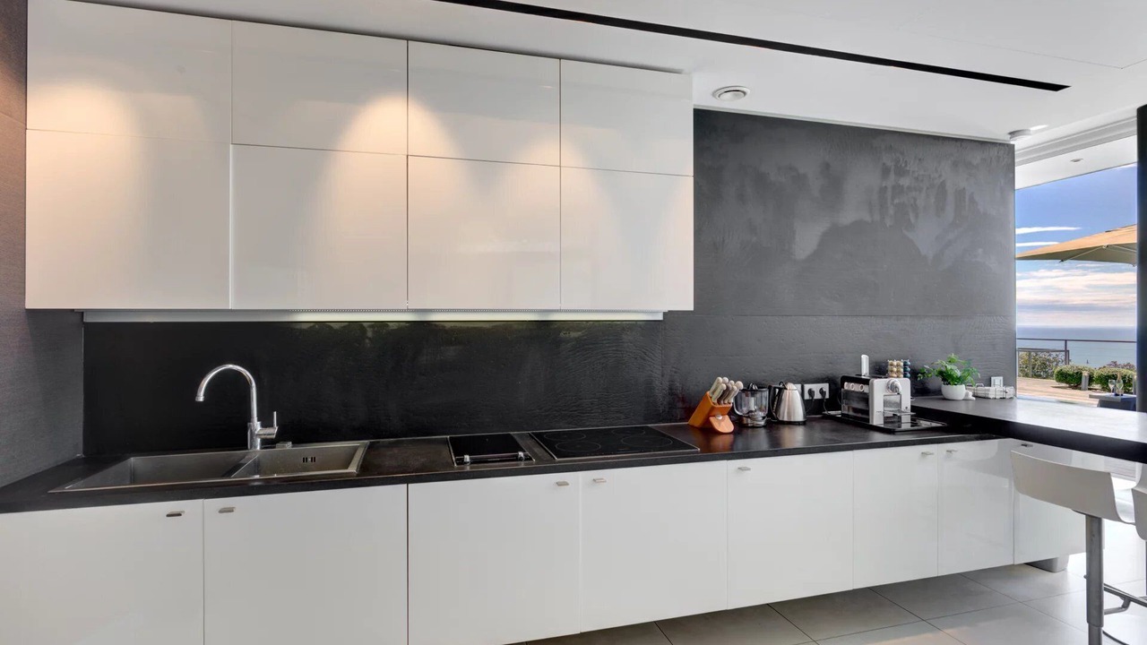 Photo of Kitchen in California - Pezou