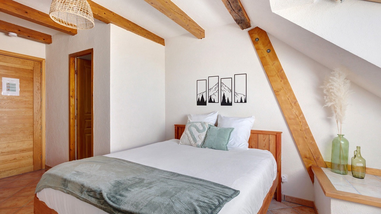 Photo of Bedroom in Saint-Andre-d'Embrun