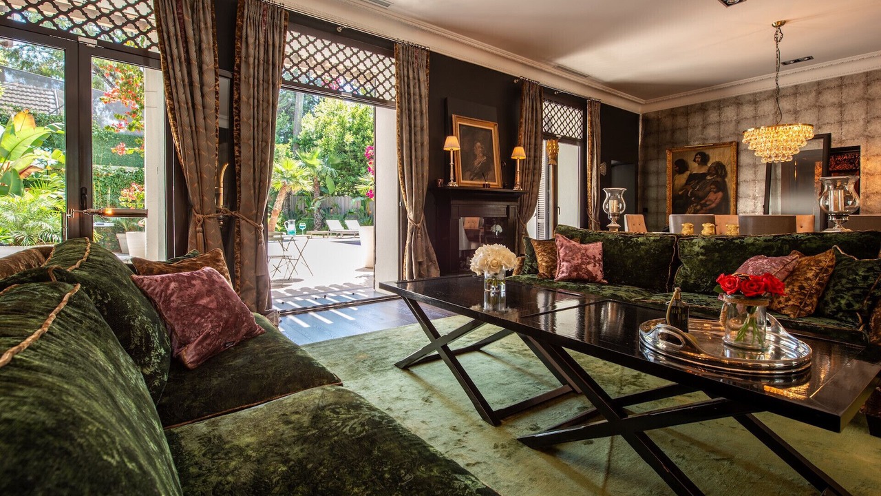 Photo of Livingroom in California - Pezou