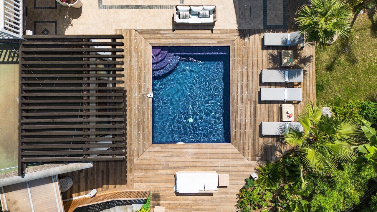 Photo of Outdoor in California - Pezou