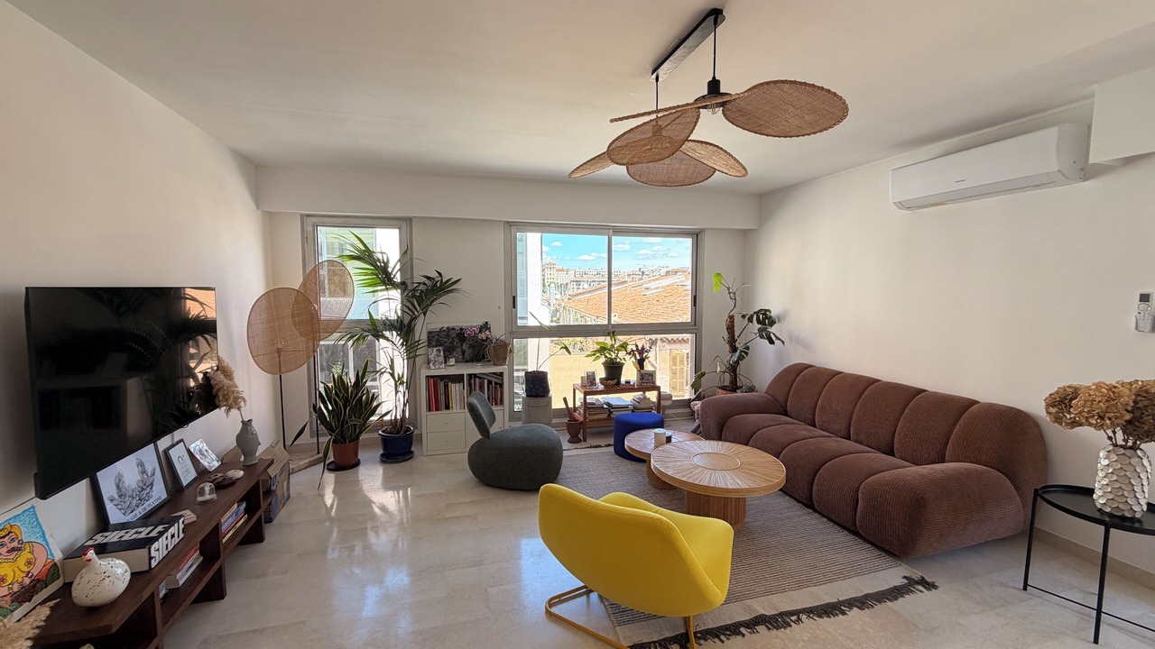 Photo of Livingroom in 7th Arrondissement