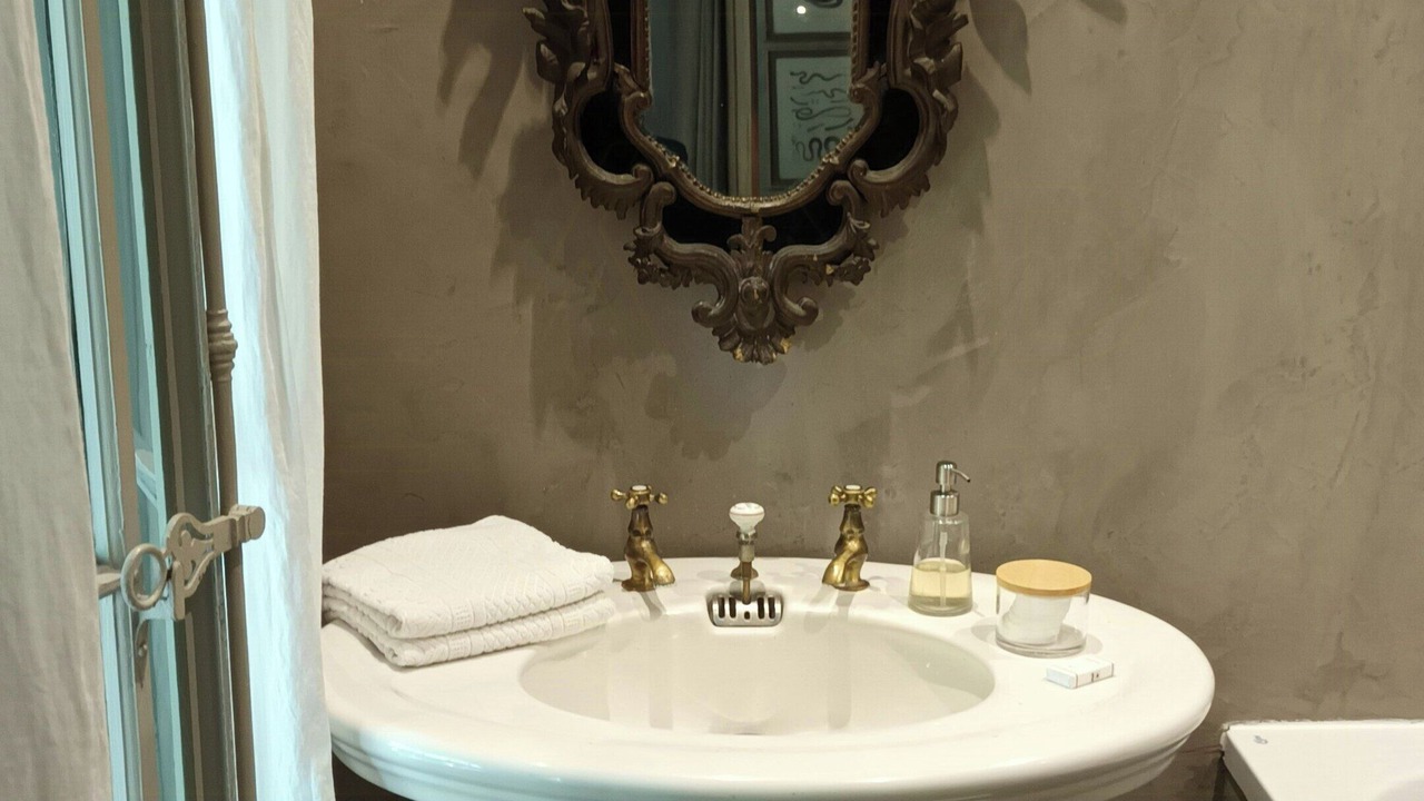 Photo of Bathroom in Avignon City Centre