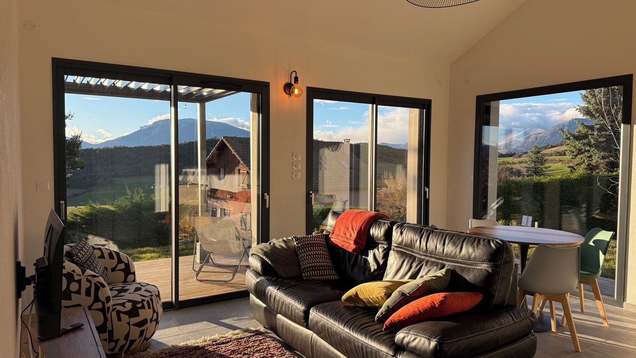 Photo of Livingroom in Jarjayes