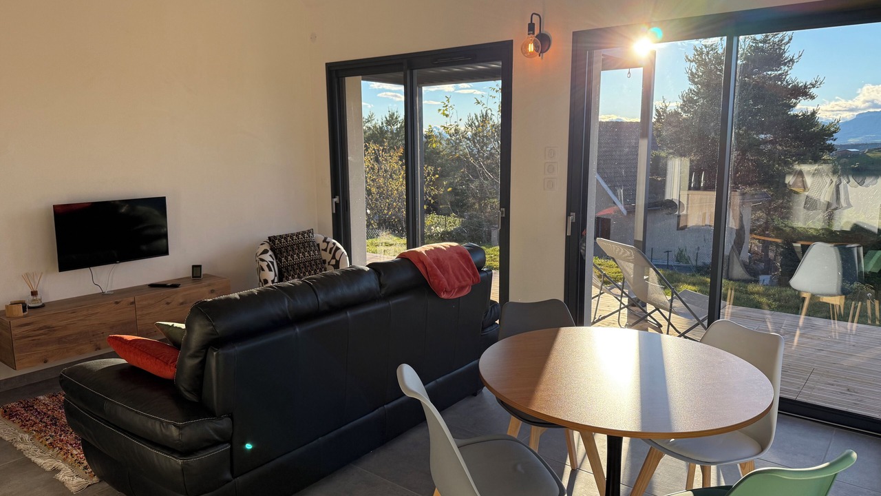 Photo of Livingroom in Jarjayes