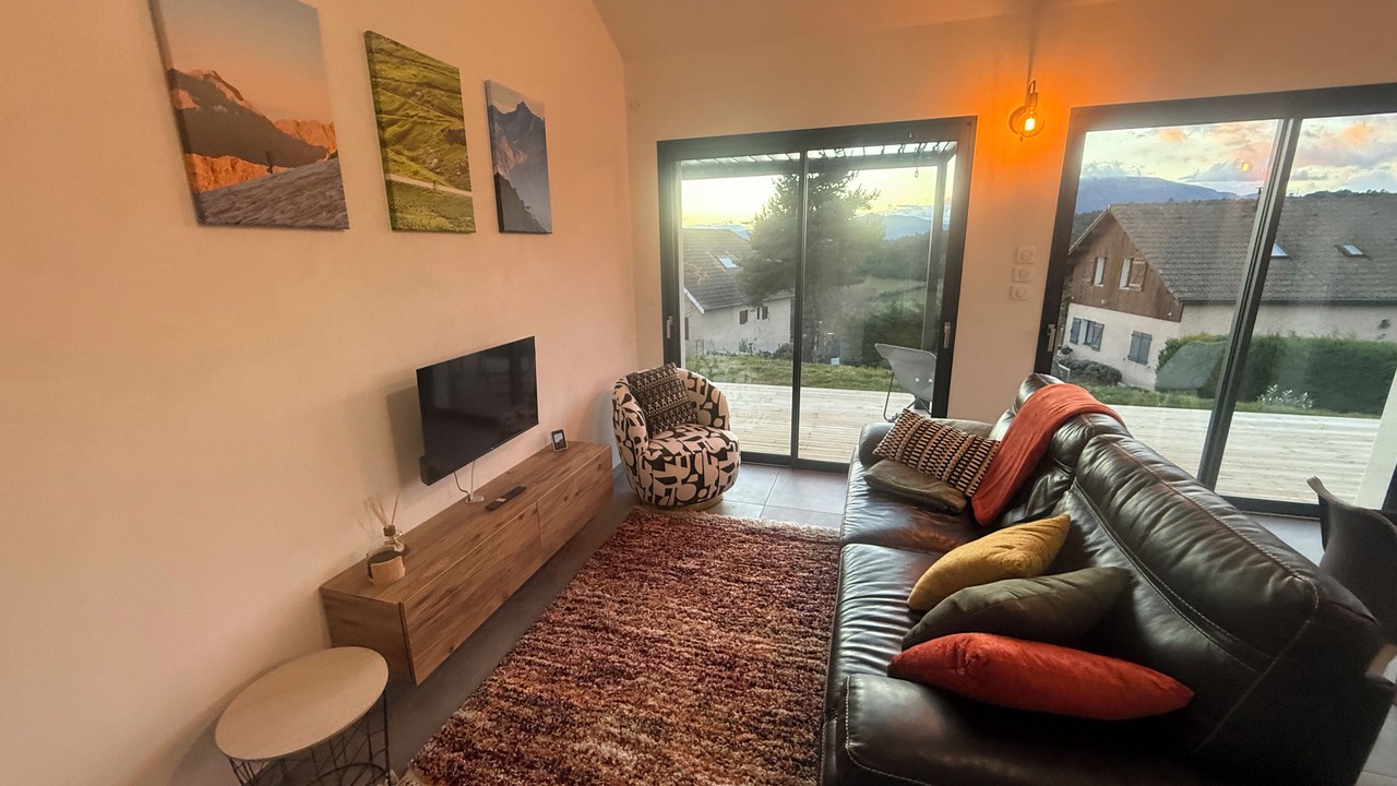 Photo of Livingroom in Jarjayes