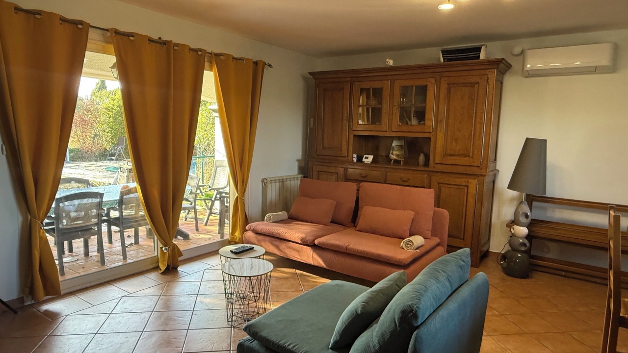 Photo of Livingroom in Saint-Paul-en-Foret