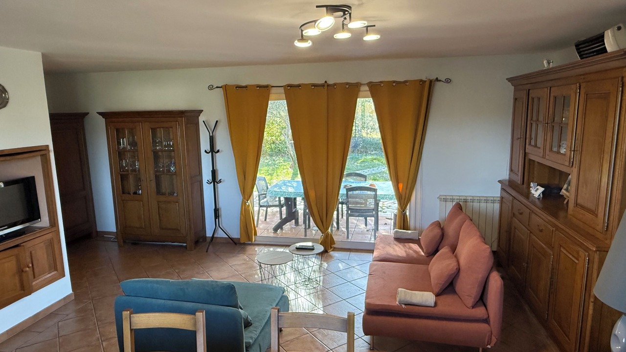 Photo of Livingroom in Saint-Paul-en-Foret