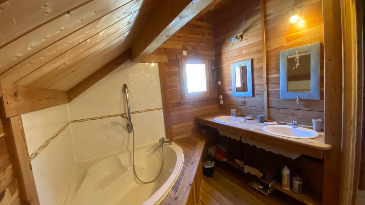 Photo of Bathroom in Molines-en-Queyras