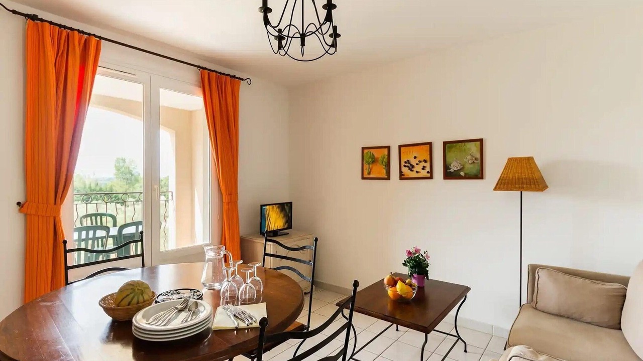 Photo of Livingroom in Paradou