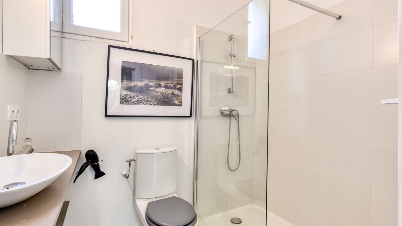 Photo of Bathroom in Les Arceaux
