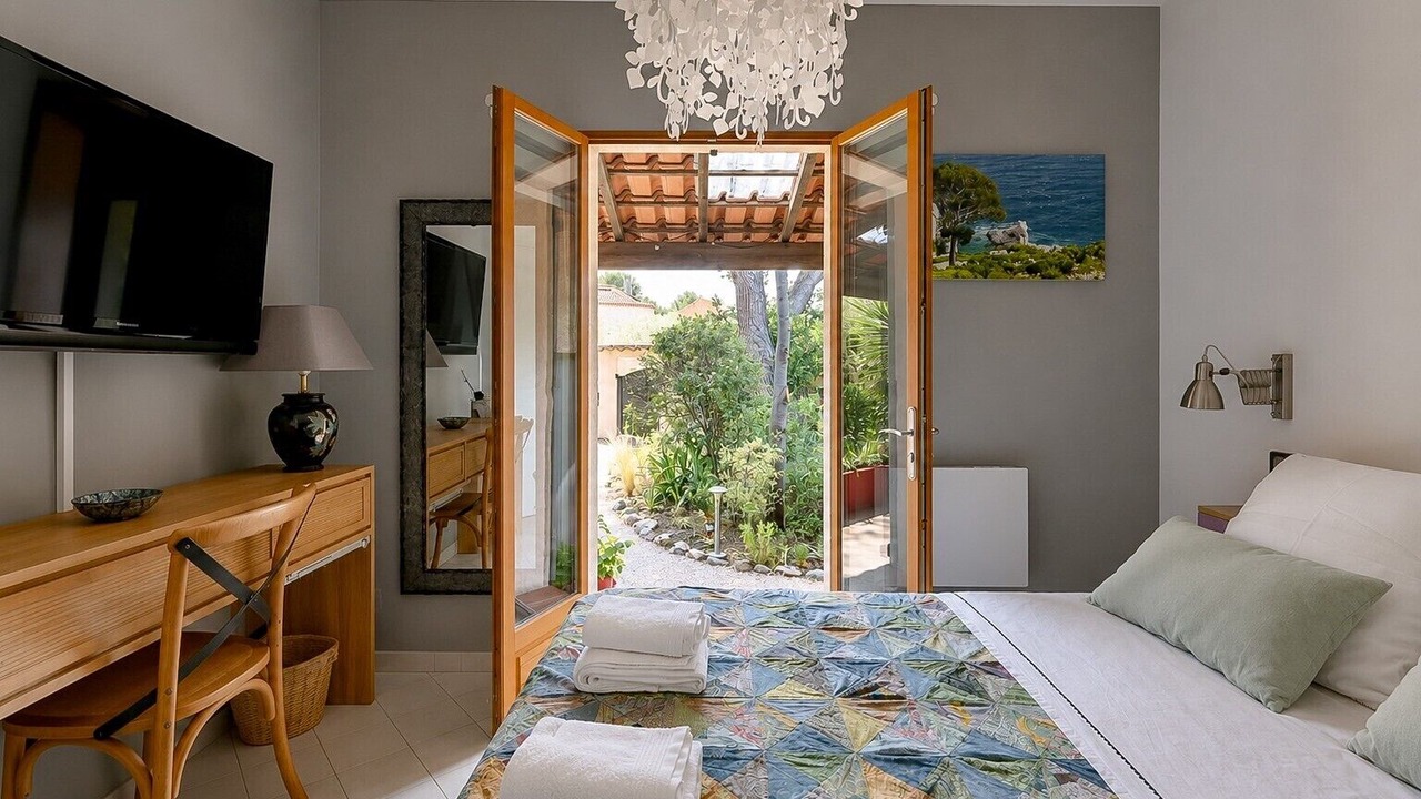 Photo of Bedroom in Carnoux-en-Provence