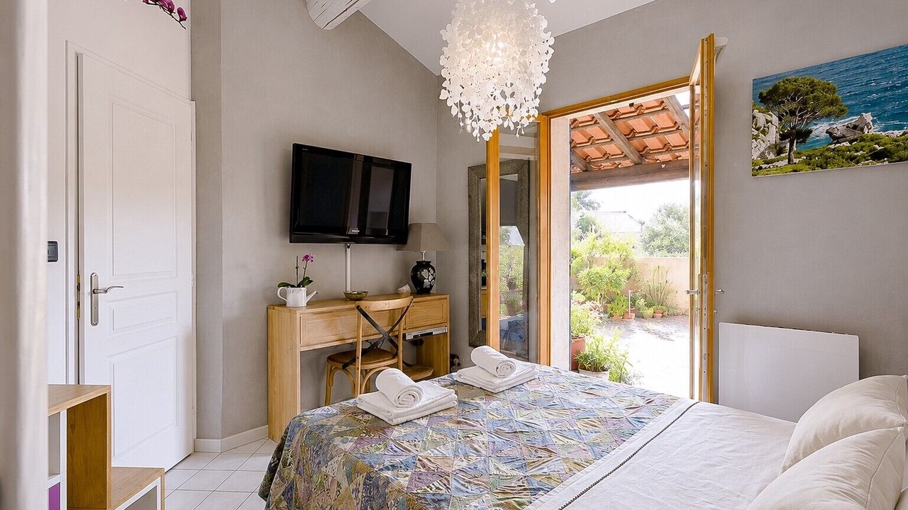 Photo of Bedroom in Carnoux-en-Provence
