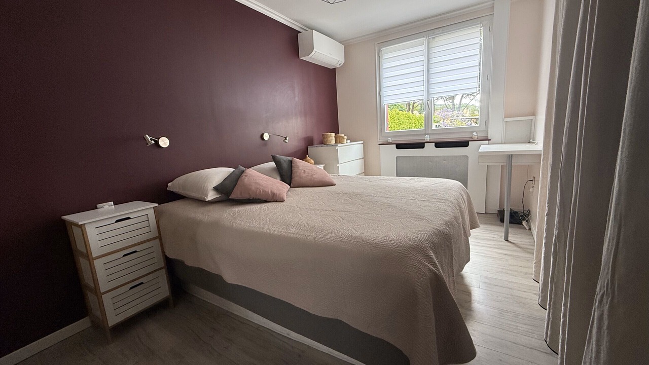 Photo of Bedroom in Eyguieres