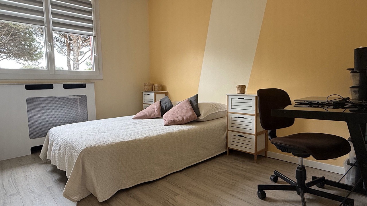 Photo of Bedroom in Eyguieres
