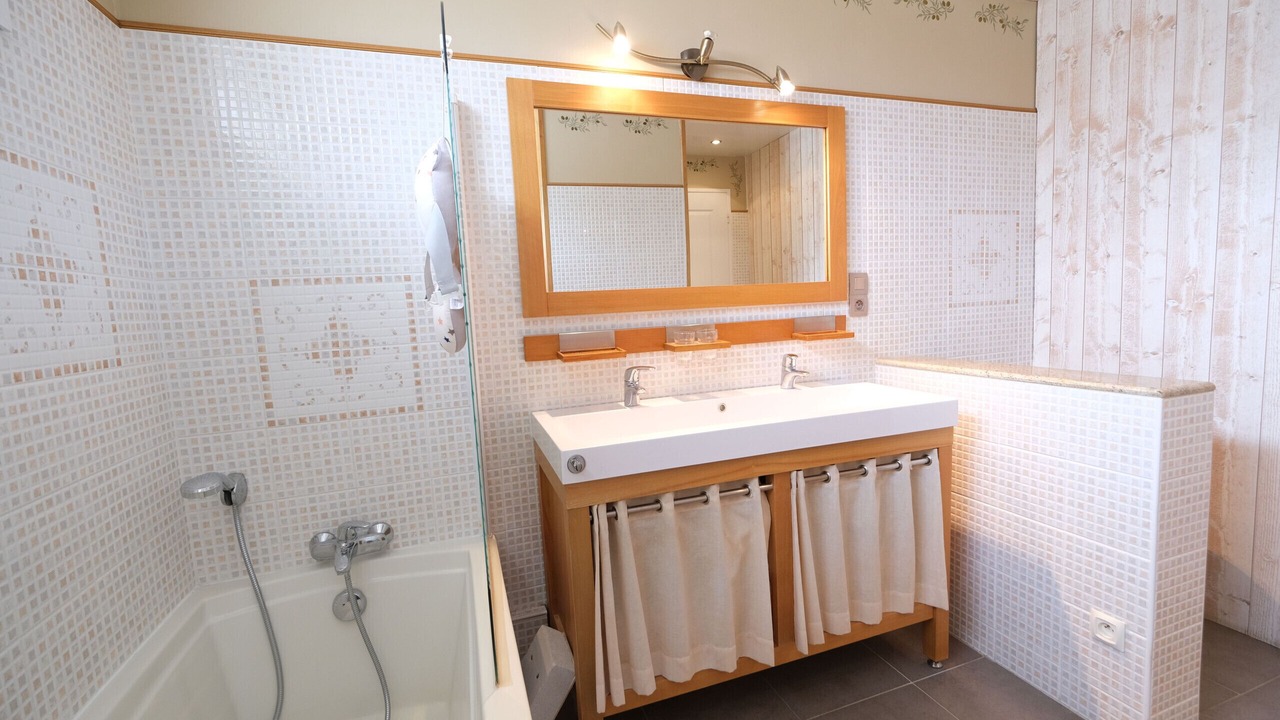 Photo of Bathroom in Eyguieres