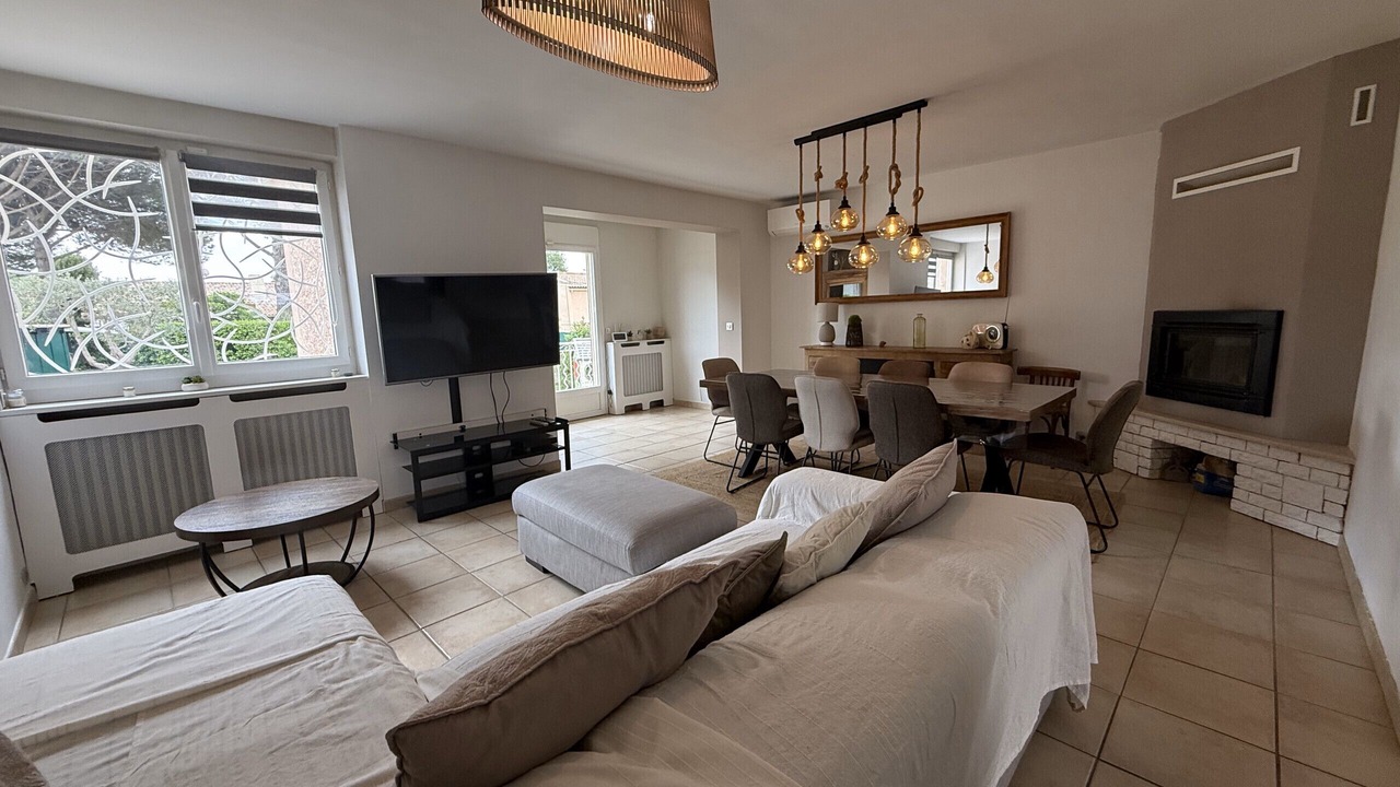 Photo of Livingroom in Eyguieres
