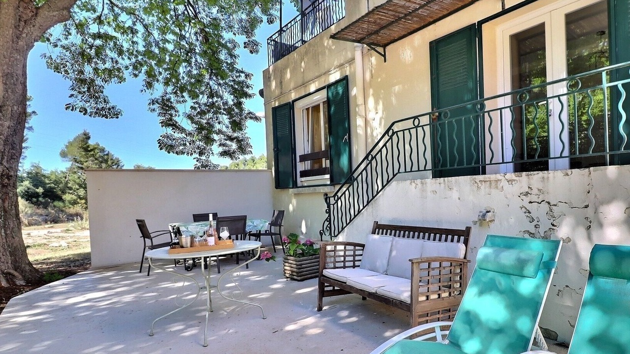 Photo of Outdoor in Simiane-Collongue