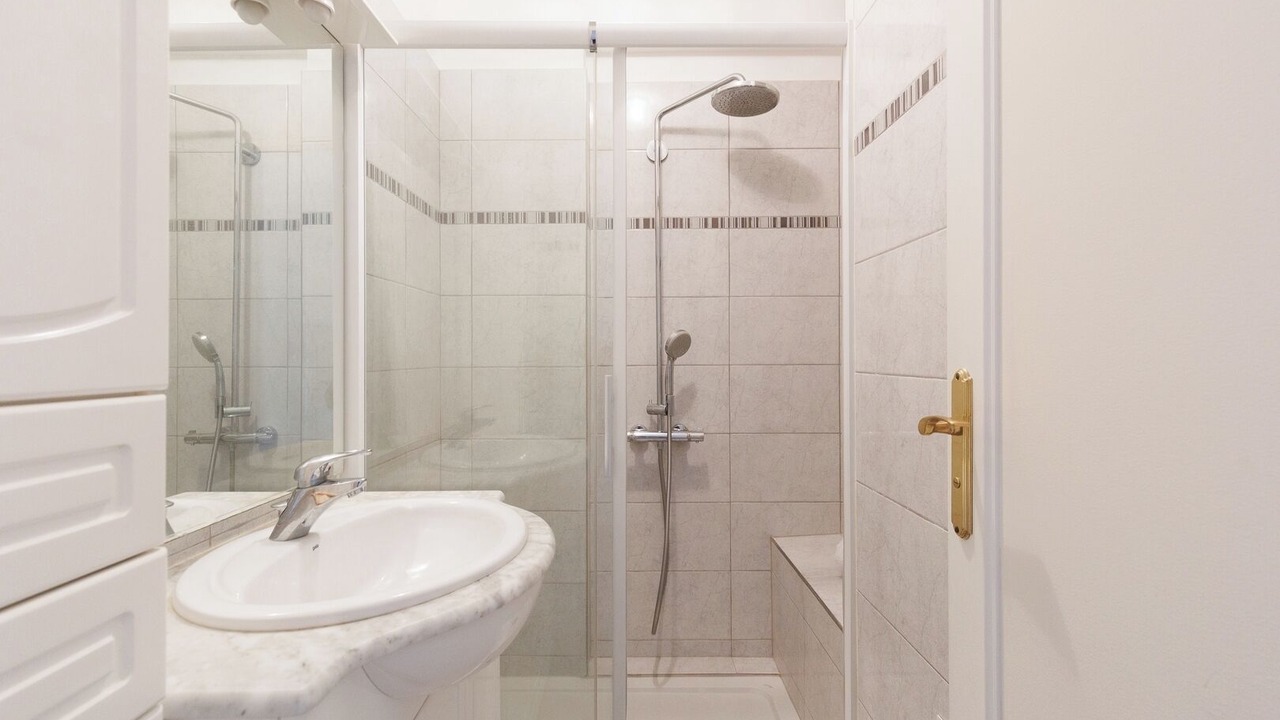 Photo of Bathroom in Carnot