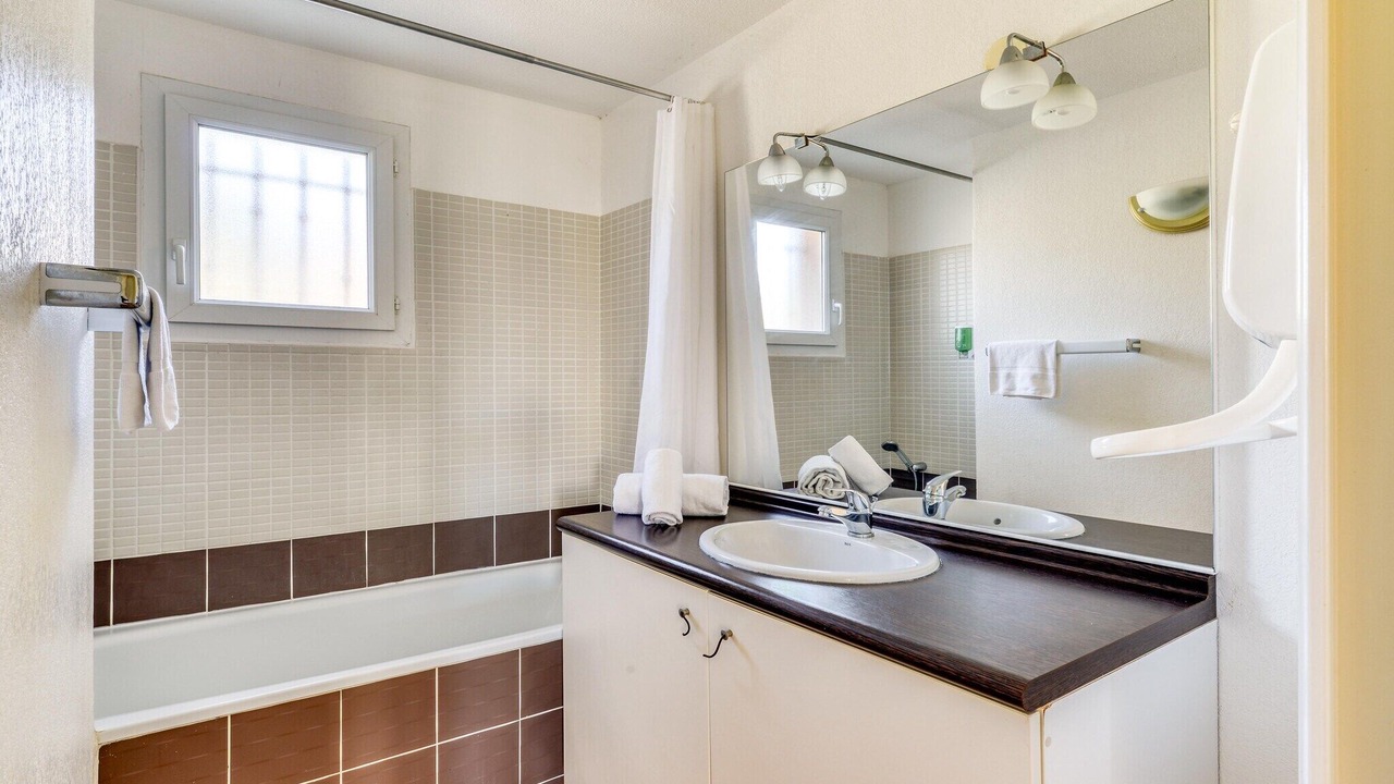 Photo of Bathroom in Homps