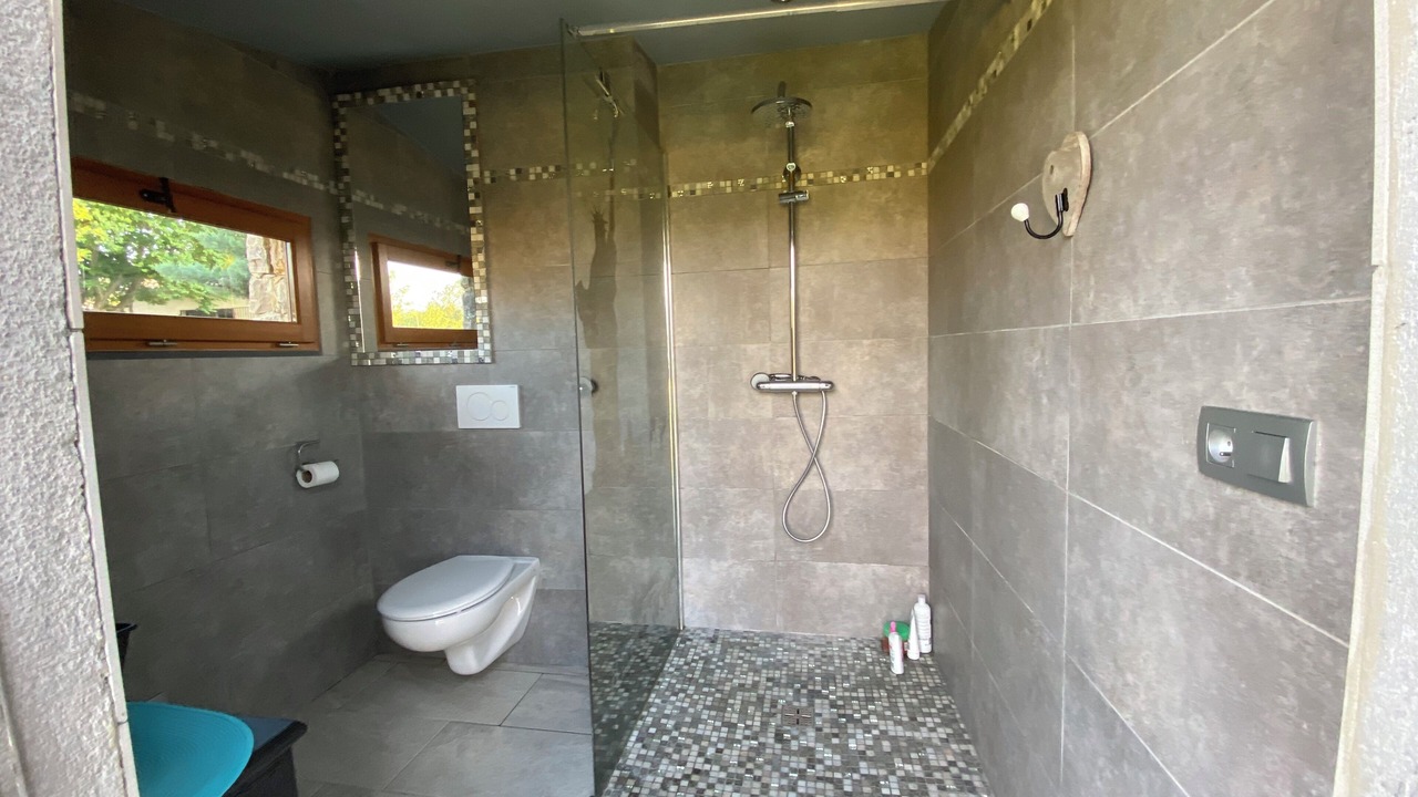 Photo of Bathroom in Ampus