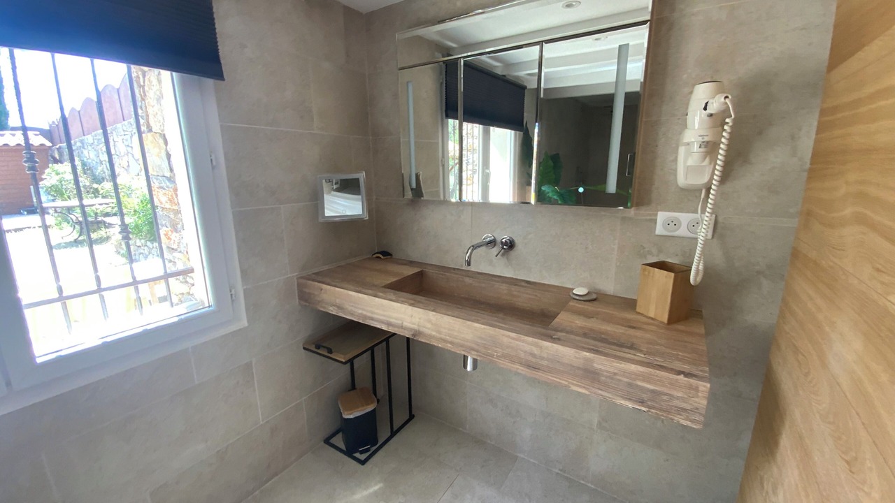 Photo of Bathroom in Ampus