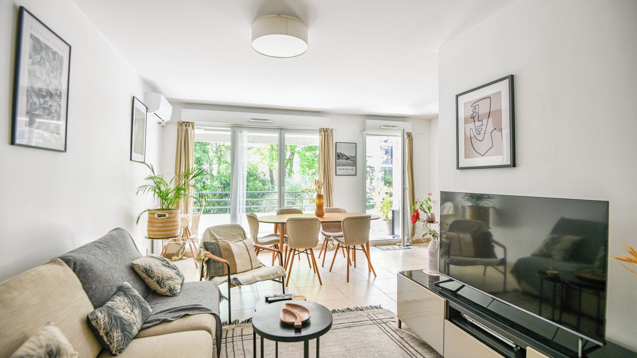 Photo of Livingroom in Prado-Perier