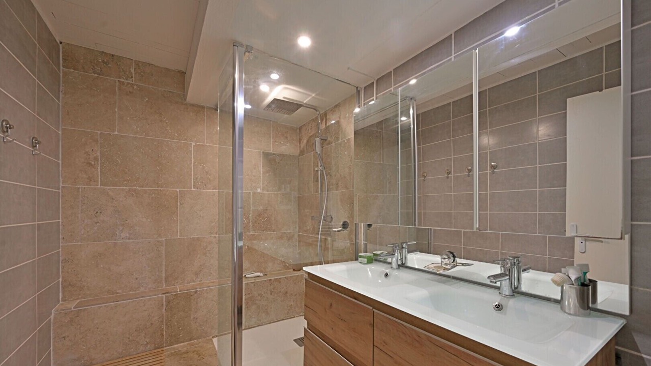 Photo of Bathroom in Faubourg