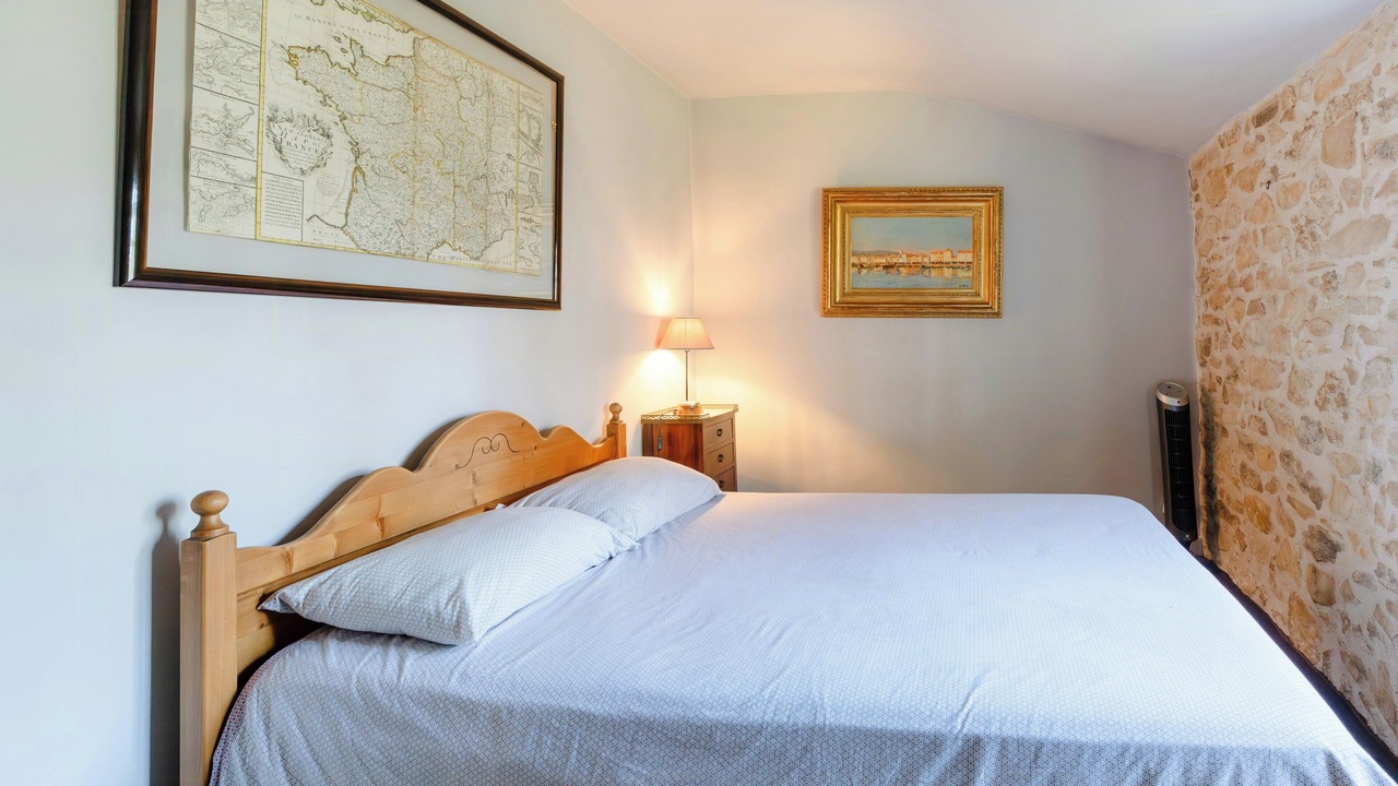 Photo of Bedroom in Eguilles