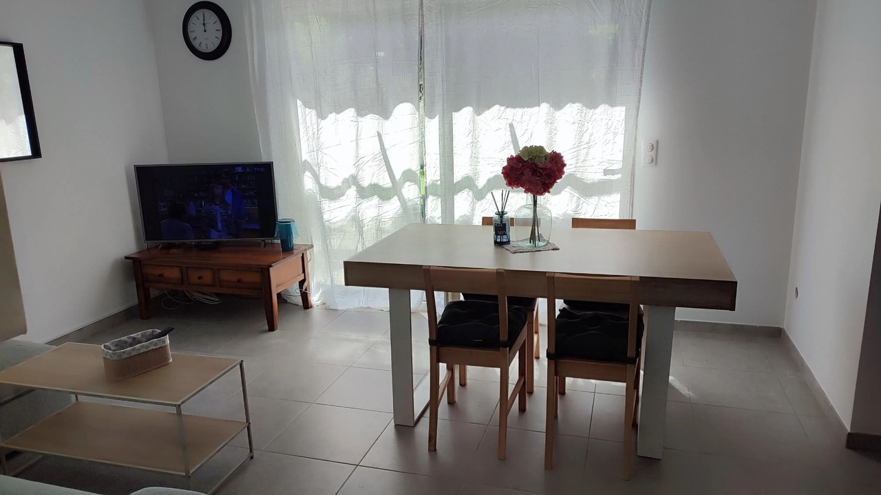 Photo of Livingroom in Apt