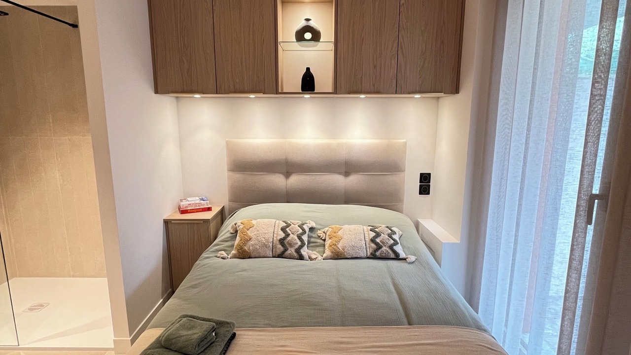 Photo of Bedroom in California - Pezou