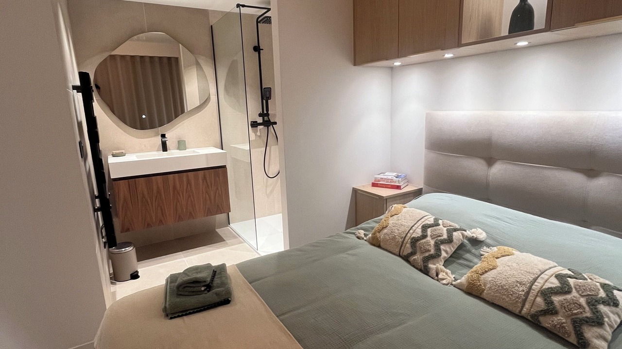 Photo of Bedroom in California - Pezou