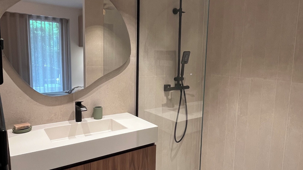 Photo of Bathroom in California - Pezou