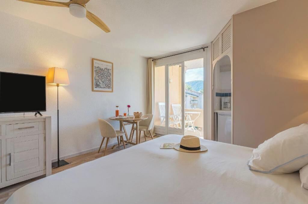 Photo of Bedroom in Greoux-les-Bains