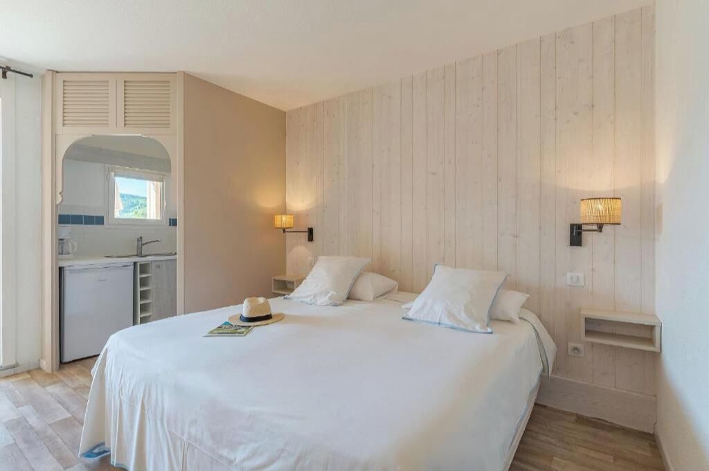 Photo of Bedroom in Greoux-les-Bains