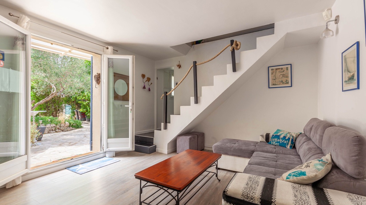 Photo of Livingroom in Vielle-Chapelle