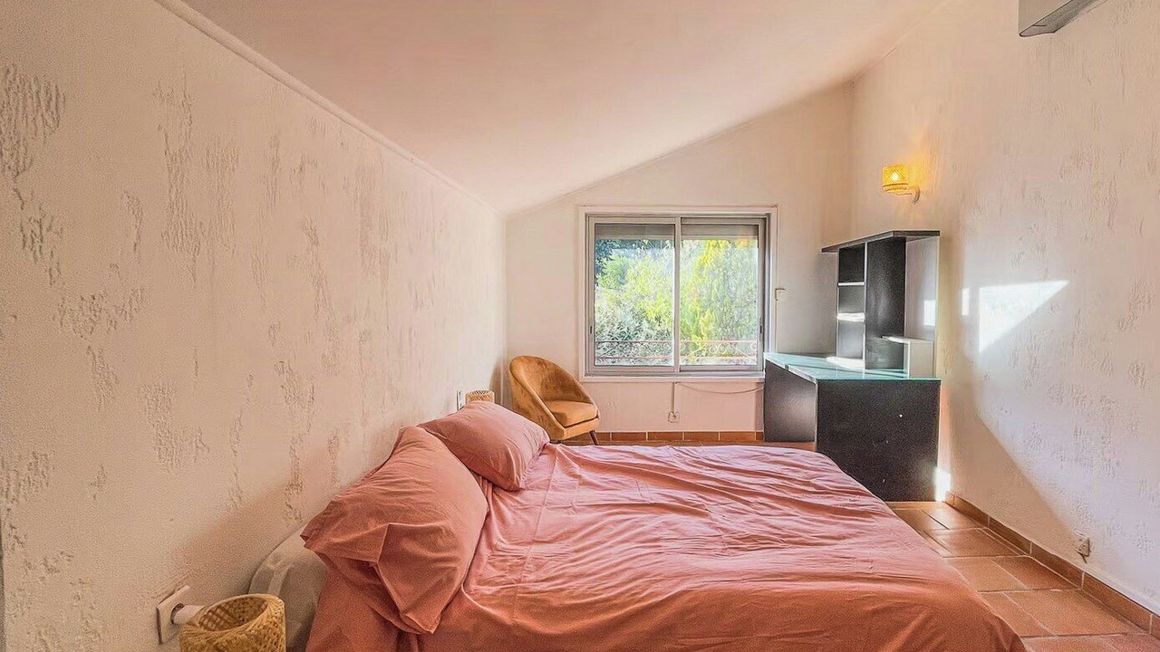 Photo of Bedroom in Fuveau