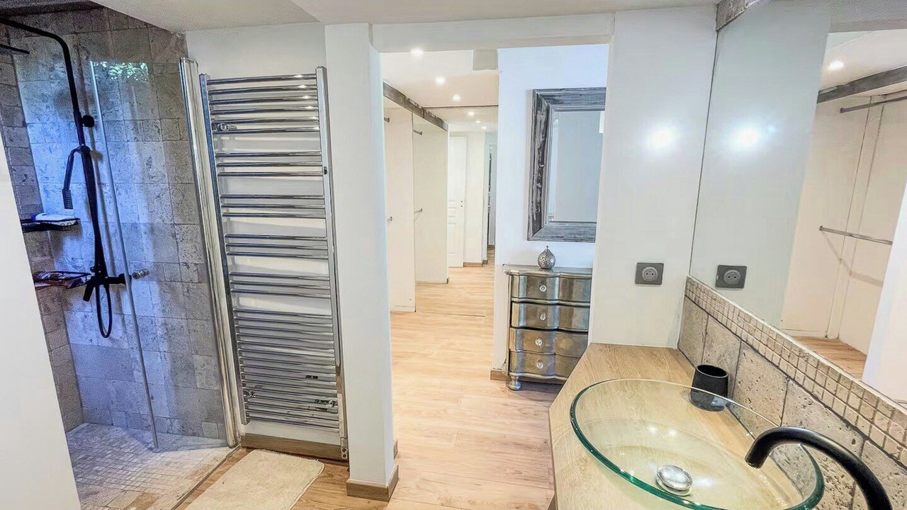 Photo of Bathroom in Fuveau