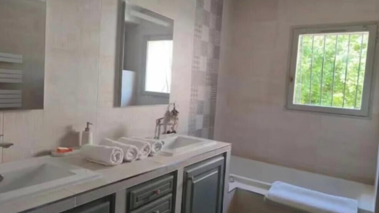 Photo of Bathroom in Carnot