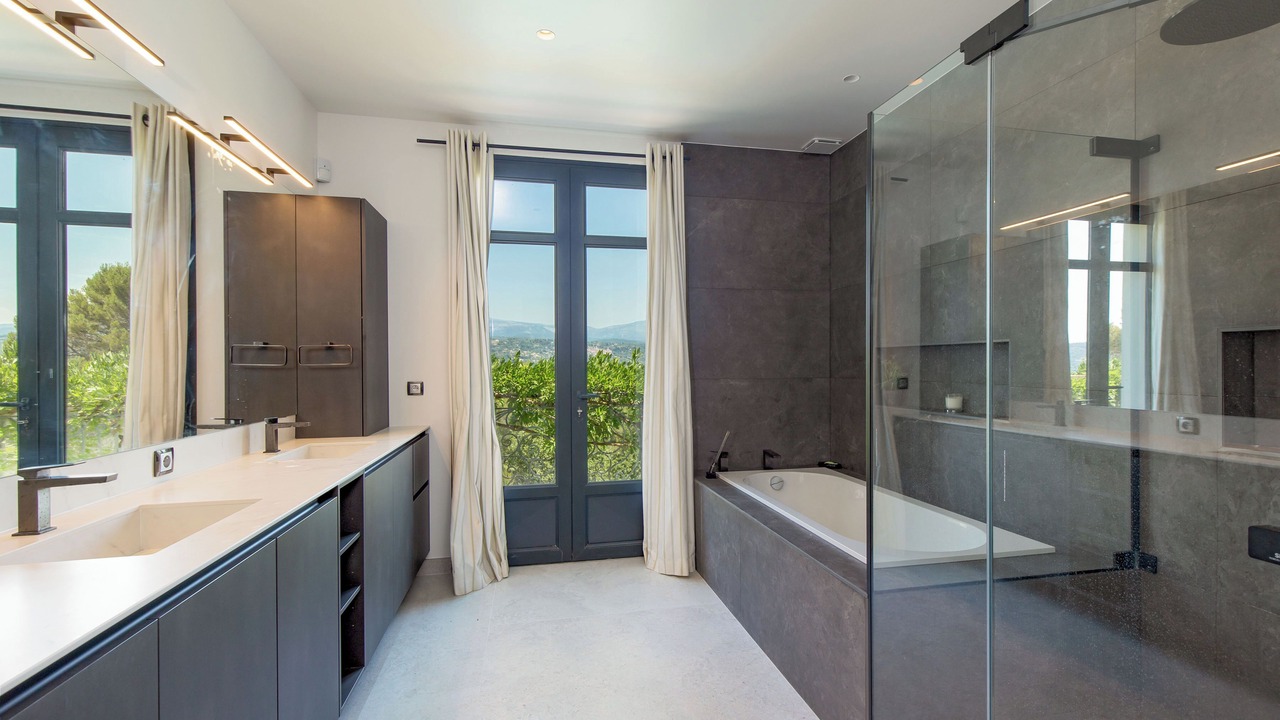 Photo of Bathroom in Tourrettes
