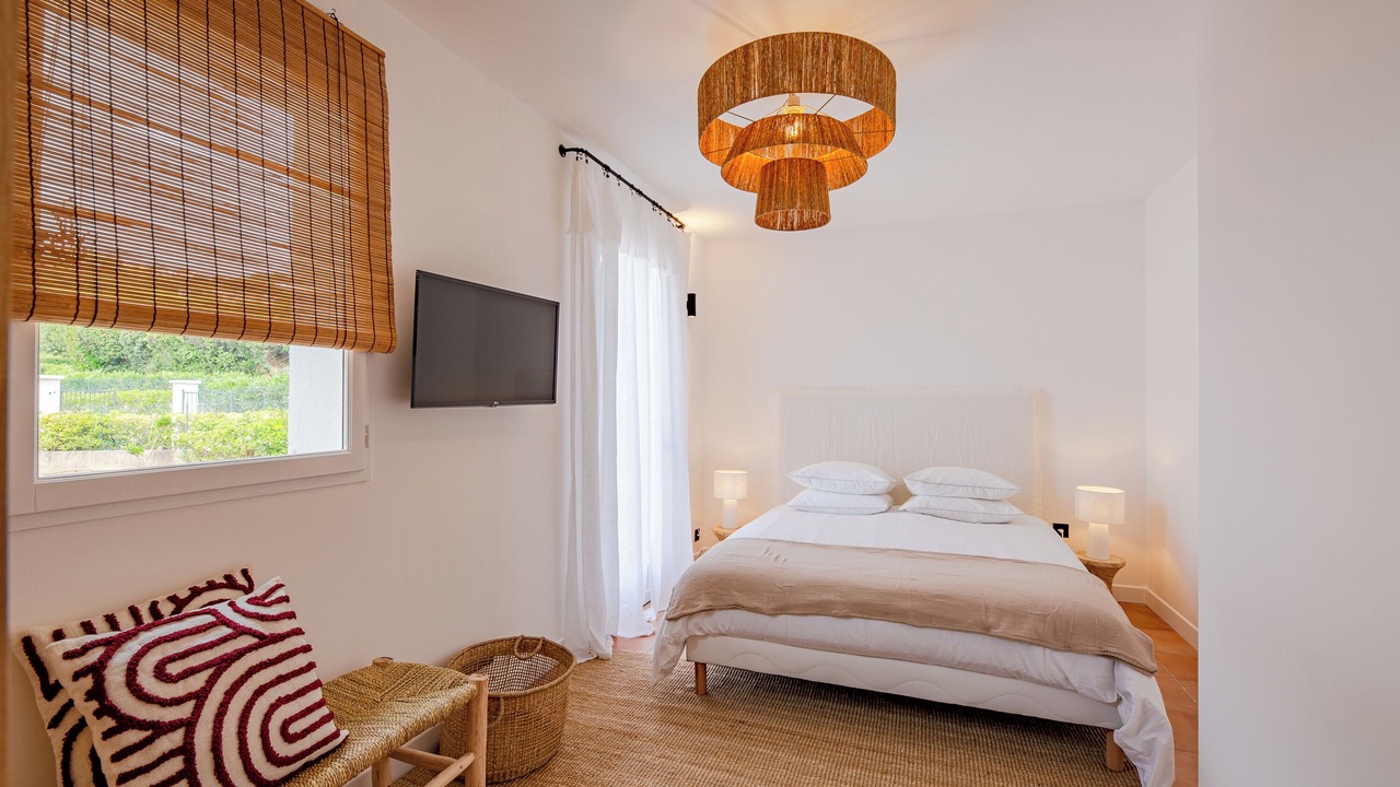 Photo of Bedroom in Guerrevieille