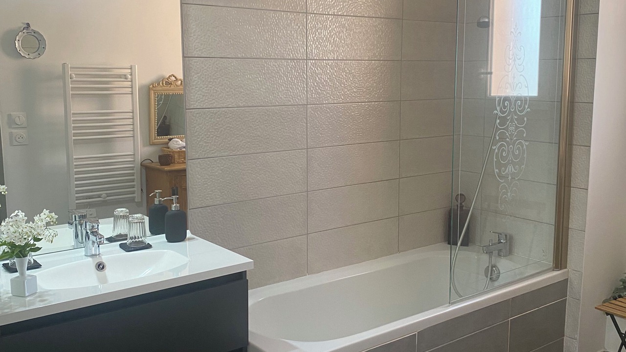 Photo of Bathroom in Noves
