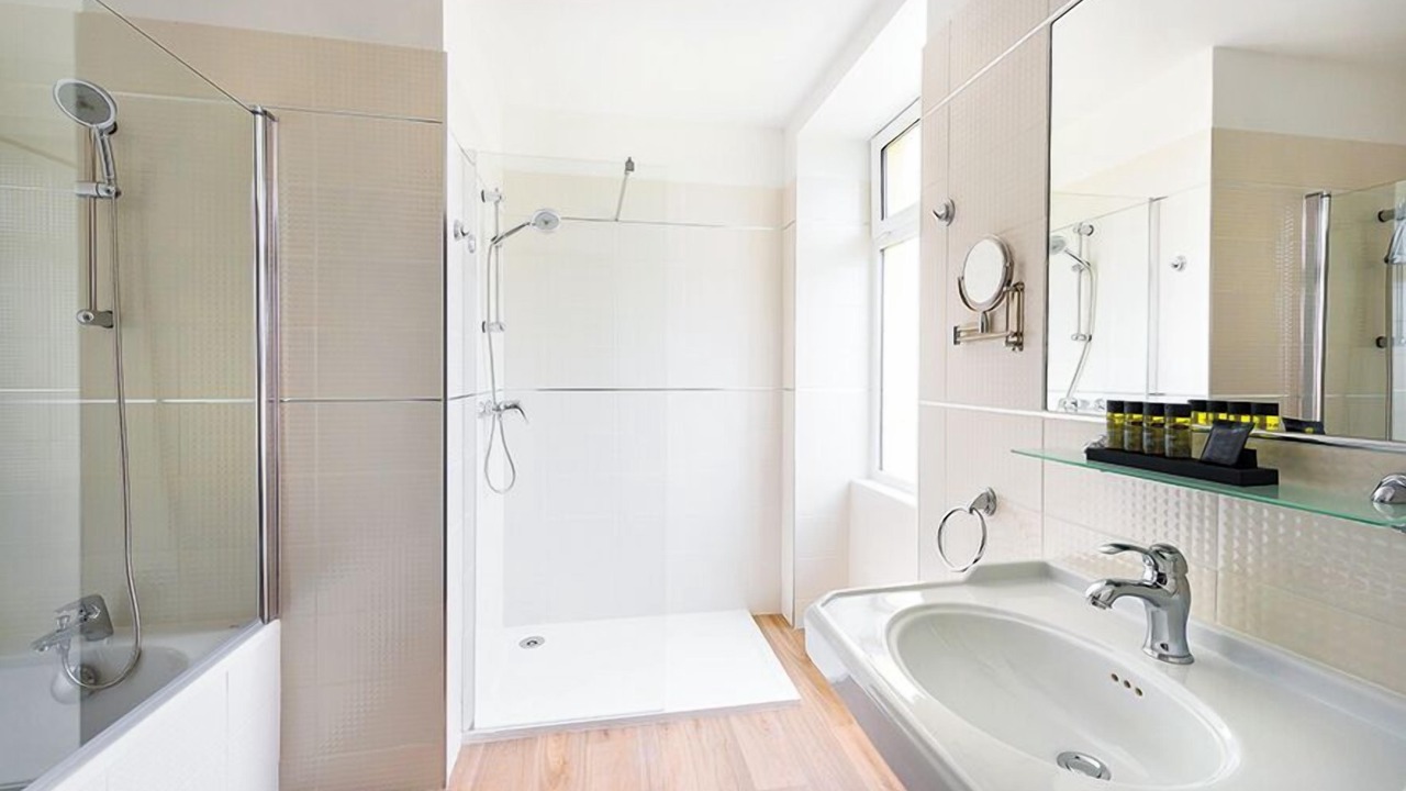 Photo of Bathroom in Quartier Administrations