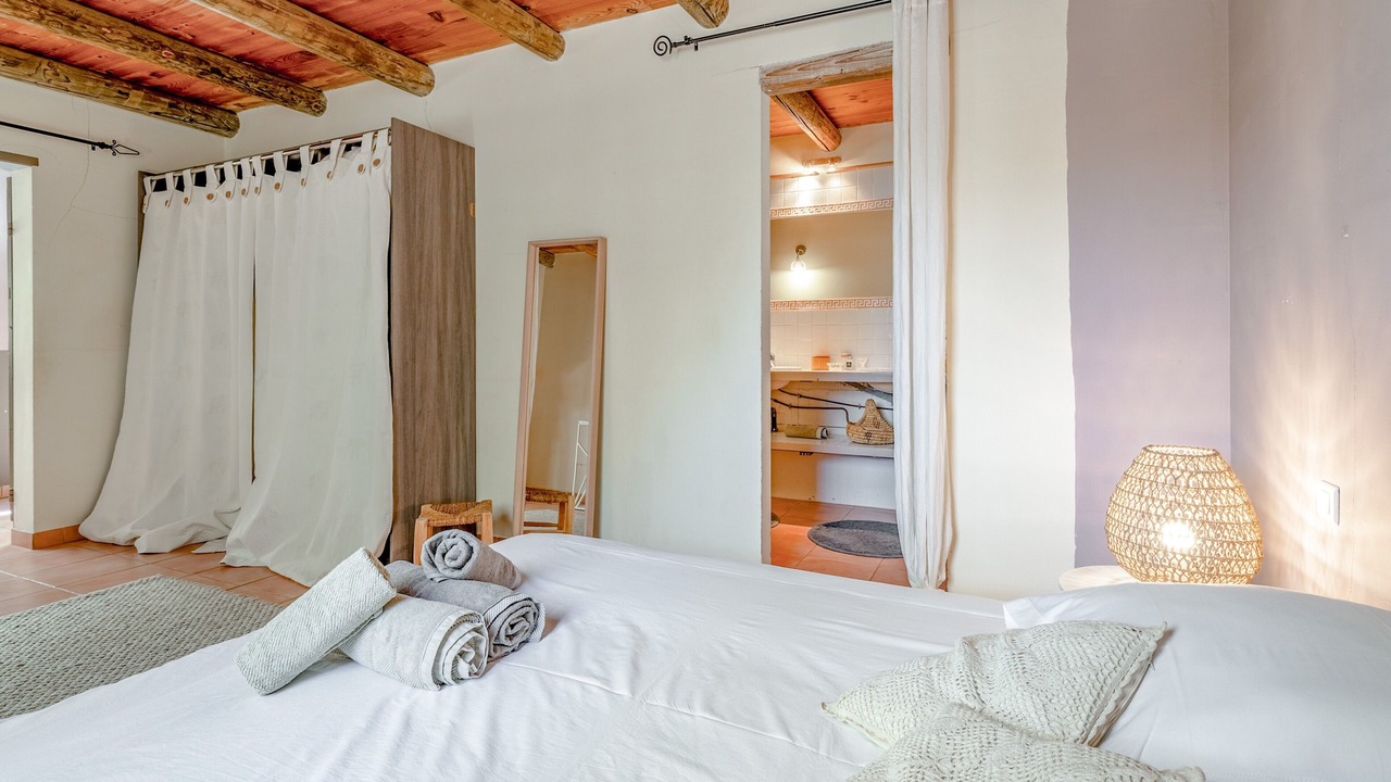 Photo of Bedroom in Saint-Etienne-du-Gres