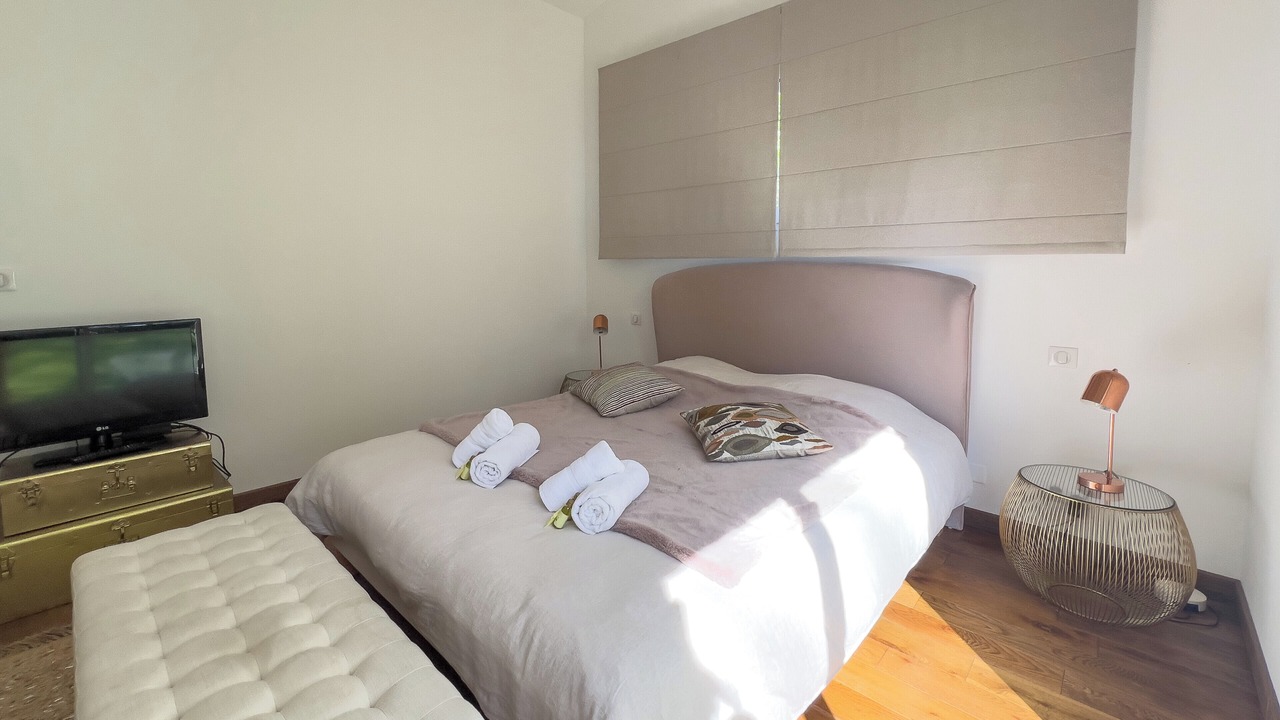 Photo of Bedroom in Roquefort-les-Pins