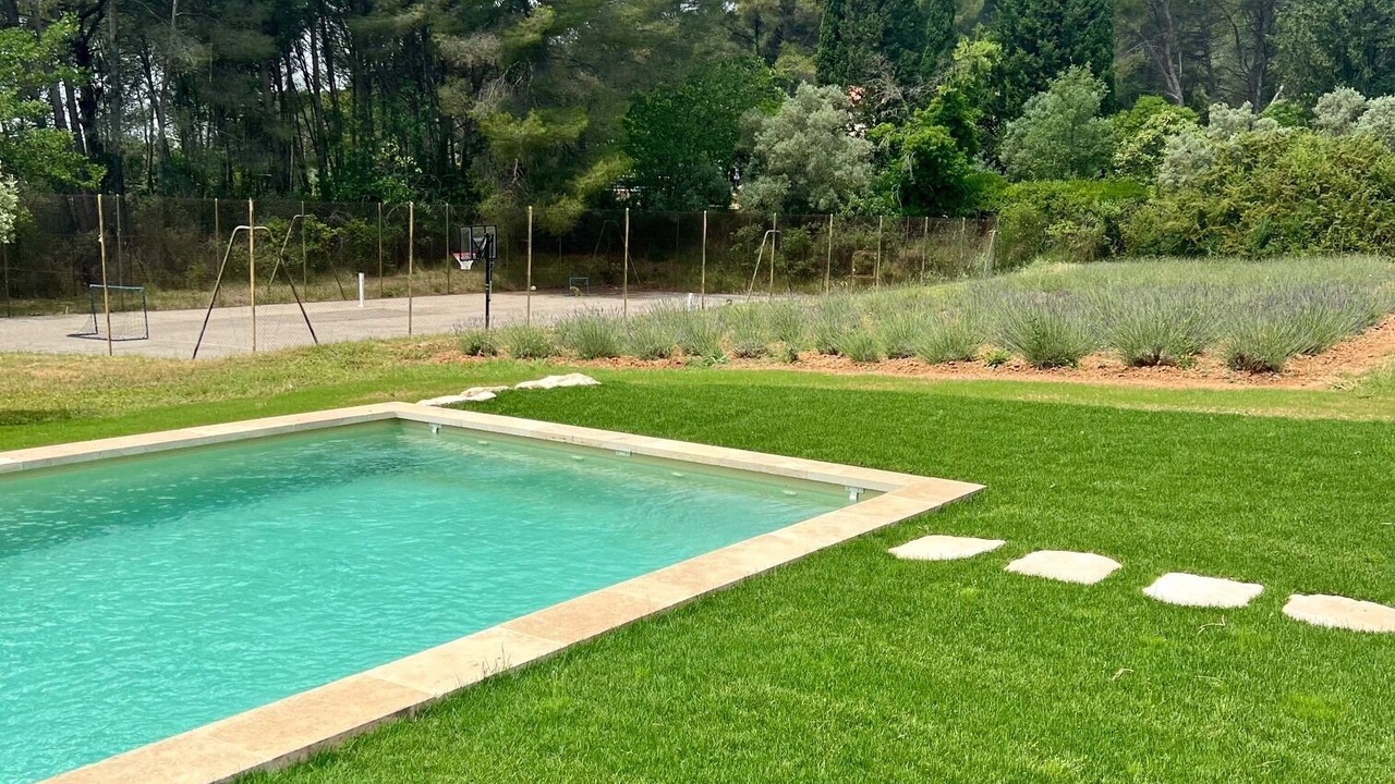 Photo of Outdoor in Eguilles