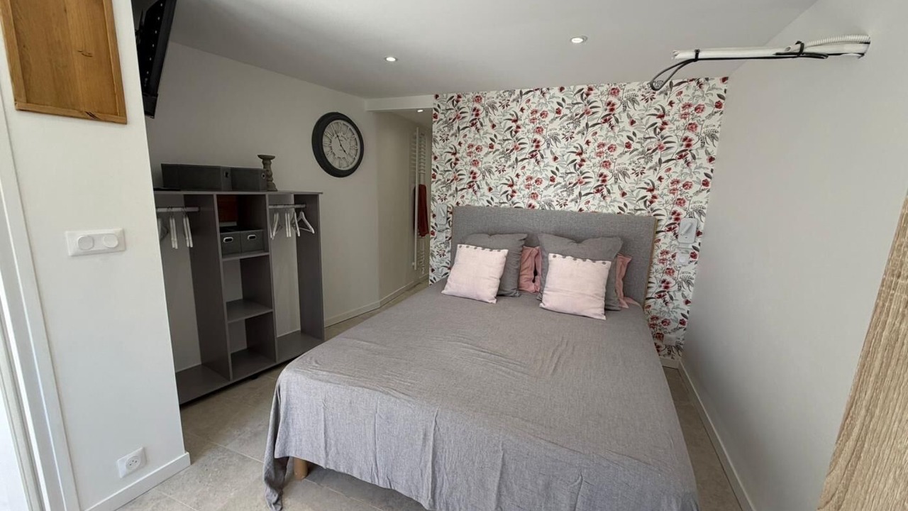 Photo of Bedroom in Saint-Aygulf