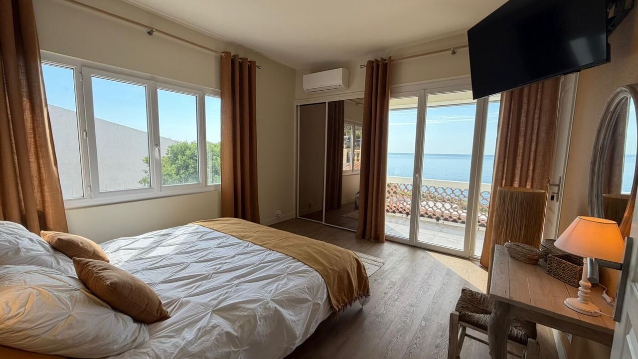 Photo of Bedroom in Saint-Aygulf