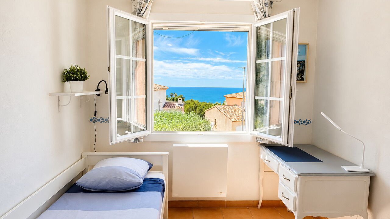 Photo of Bedroom in Sausset-les-Pins